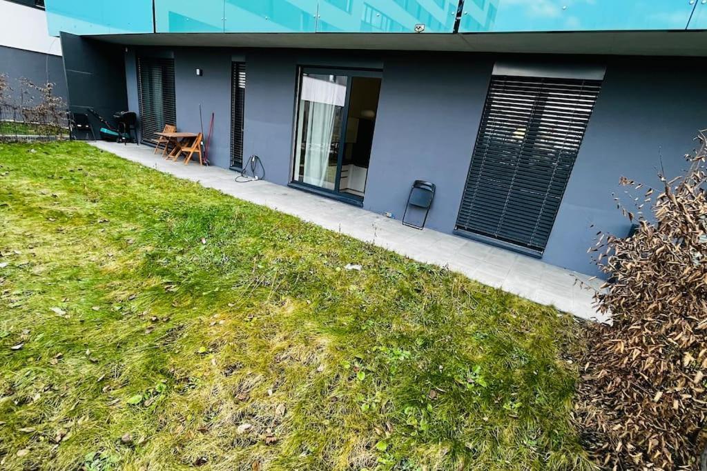 Apartment Holesovice, Garden, Garage, Prague